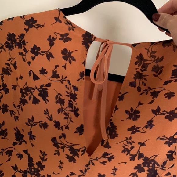 Cute orange light dress - Picture 3 of 3